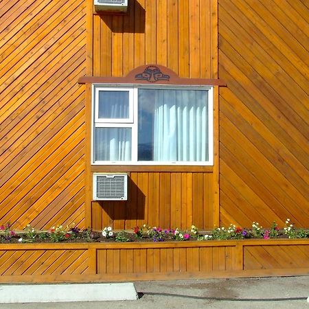 The Yukon Inn Whitehorse Exterior foto